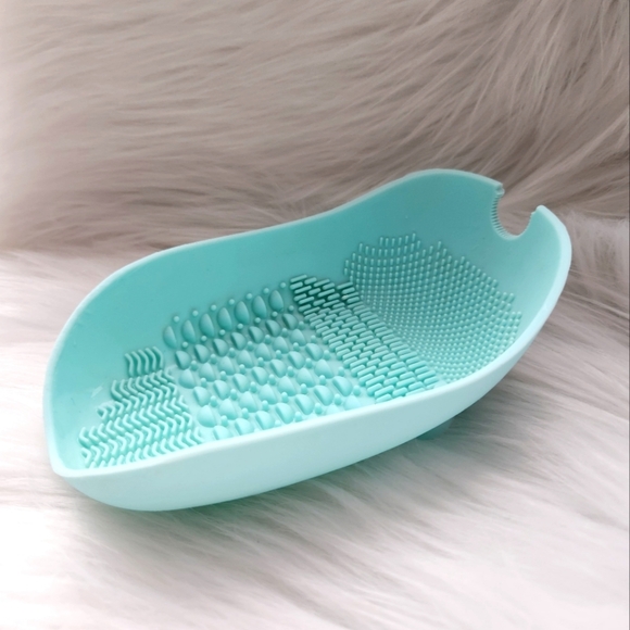 Make-up Brush Cleaner Silicone Mat - Picture 1 of 4